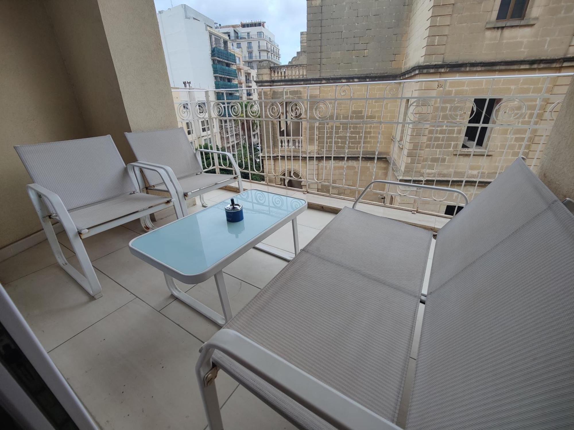Central Modern Sliema 2 Bedroom Apartment Kültér fotó